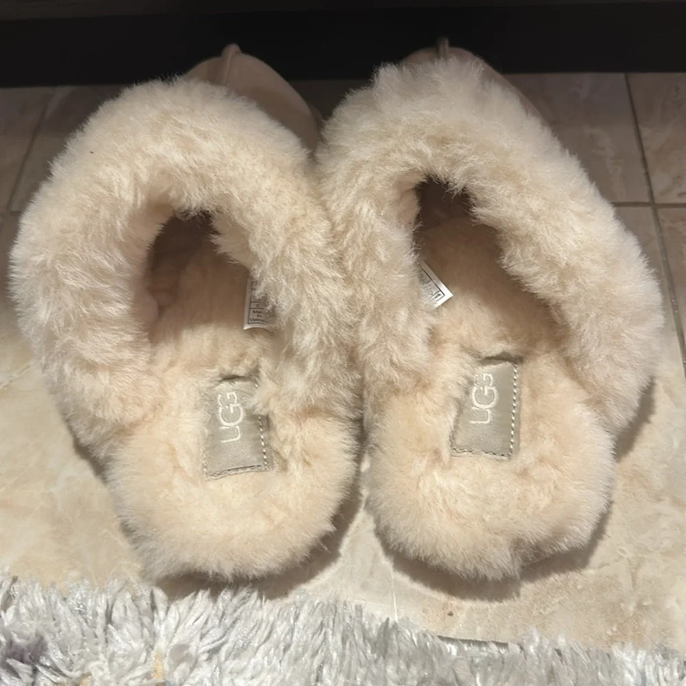 UGG Women's Cream Slippers - Picture 2 of 3